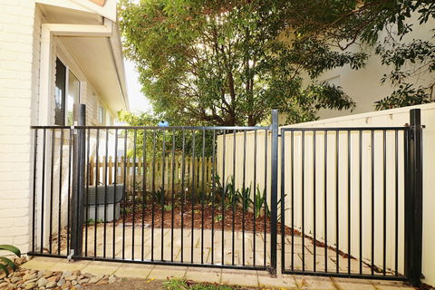 Beachcomber Pet Friendly - Sunshine Coast Guide 3