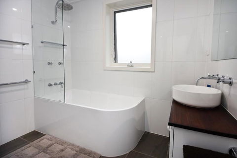 Maisonettes Falls Creek - Sunshine Coast Guide 1