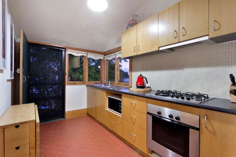 Annies Victorian Terrace Accommodation Fremantle - Sunshine Coast Guide 6