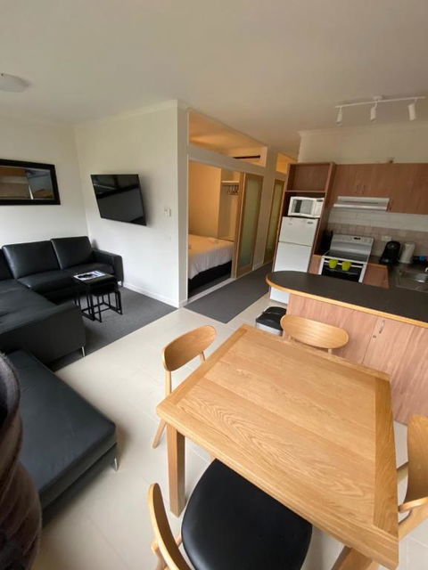 Snow Ski Apartments 07 - Sunshine Coast Guide 5