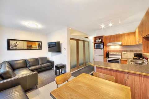 Snow Ski Apartments 07 - Sunshine Coast Guide 3