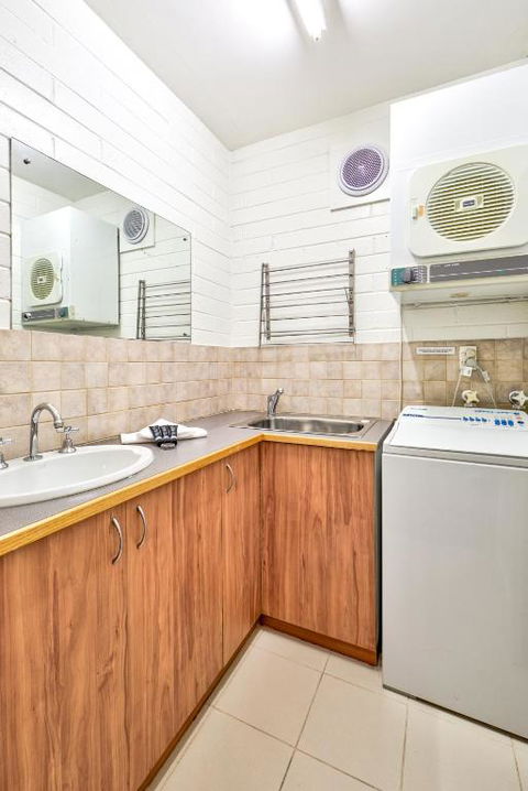 Snow Ski Apartments 07 - Sunshine Coast Guide 6