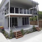 Surfmist - Sunshine Coast Guide 0