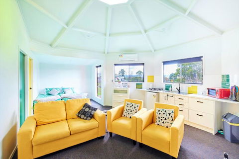 Zuny Yurt - Sunshine Coast Guide 2