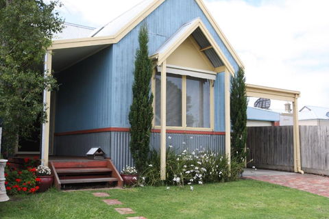 Charbella - Sunshine Coast Guide 3