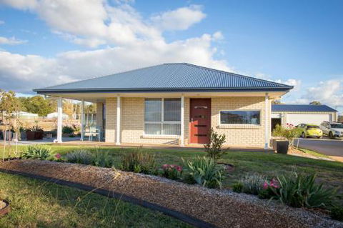 Gindanha - Sunshine Coast Guide 1