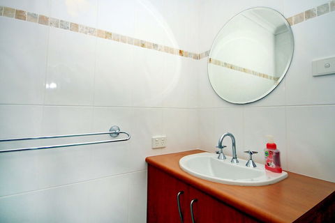 Kooringal Unit 8 / 105 Soldiers Point Road - Sunshine Coast Guide 2