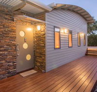 Caves Retreat - Sunshine Coast Guide