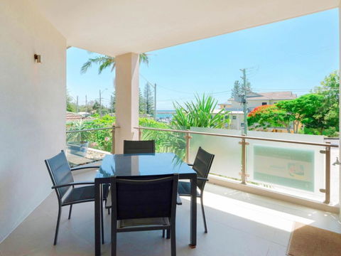 Bimbadeen Unit 3 Across From The Beach Lift In Complex - Sunshine Coast Guide 4