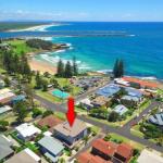 Bimbadeen Unit 3 Across From The Beach Lift In Complex - Sunshine Coast Guide 0