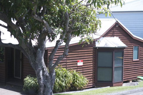 Almare 7 Gowing Street - Sunshine Coast Guide 5