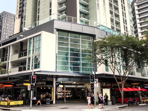 Apartments At 108 Albert - Sunshine Coast Guide 1
