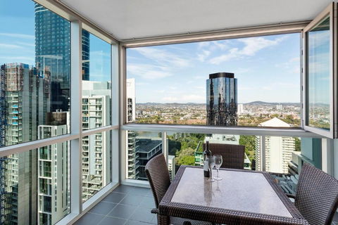 Apartments At 108 Albert - Sunshine Coast Guide 4