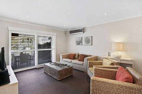 Pacific Blue Pool Spa & More Available In Complex! - Sunshine Coast Guide 2