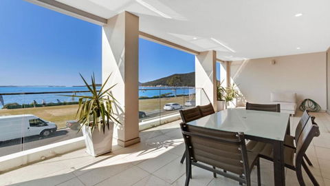 Aura Apartment With Spectacular Views! - Sunshine Coast Guide 1