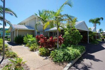 Pacific Blue Townhouse 351 265 Sandy Point Road - Sunshine Coast Guide 0