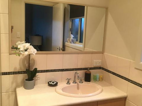 Apartment 229 Mount Gambier - Sunshine Coast Guide 2
