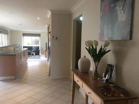 Apartment 229 Mount Gambier - Sunshine Coast Guide 6