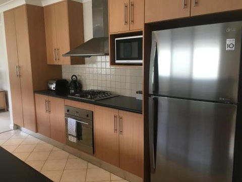 Apartment 229 Mount Gambier - Sunshine Coast Guide 4