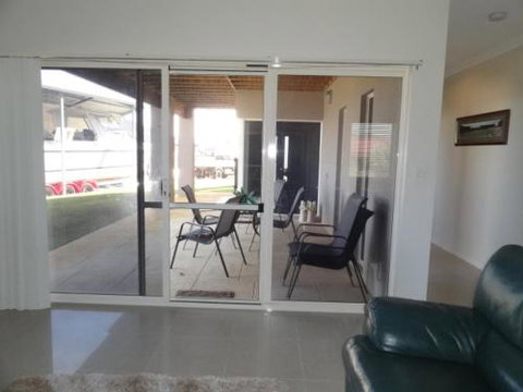 Acaciabnb - Sunshine Coast Guide 3