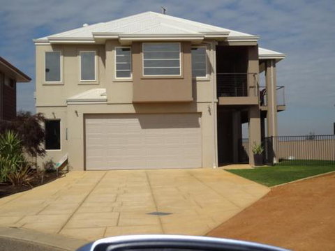 Acaciabnb - Sunshine Coast Guide 0