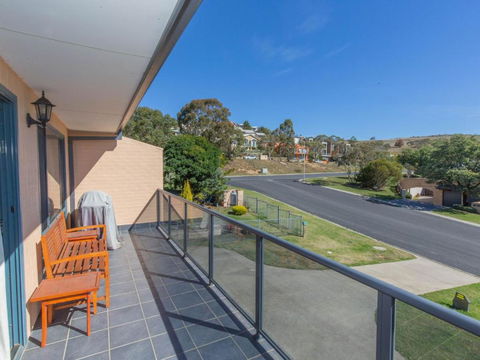 Acacia 5 / 2 Kirwan Close - Sunshine Coast Guide 1