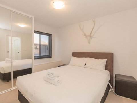 Edge 6 / 16 Clyde Street - Sunshine Coast Guide 2