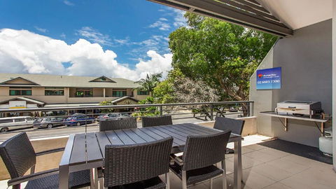 Aqua On Fletcher Street - Sunshine Coast Guide 2