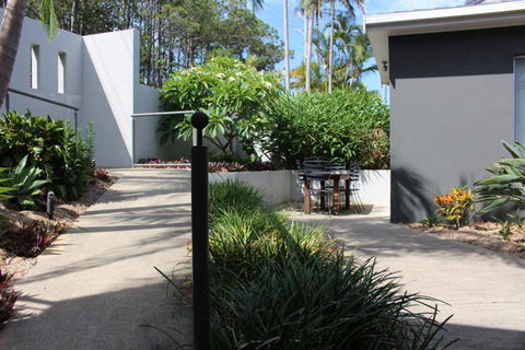 Zaffiro Beach House - Sunshine Coast Guide 3