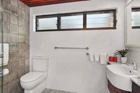 Beachfront 7 Penthouse Sawtell NSW - Sunshine Coast Guide 6