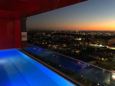 Central Escape At Adelaide CBD - Sunshine Coast Guide 5
