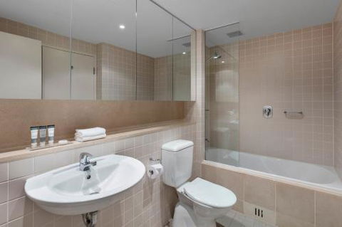 Apartments At 16 Holdfast - Sunshine Coast Guide 3
