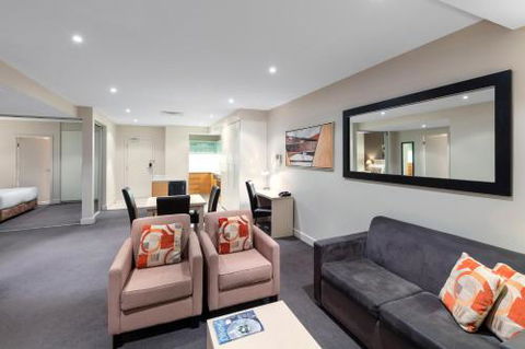 Apartments At 16 Holdfast - Sunshine Coast Guide 4