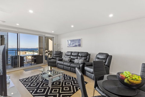 The Shoal Apartments Unit 410 / 4 8 Bullecourt Street - Sunshine Coast Guide 3