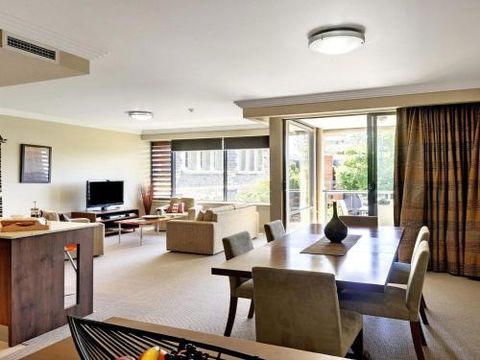 Anchorage AtHarbourside Magnificent Views - Sunshine Coast Guide 4
