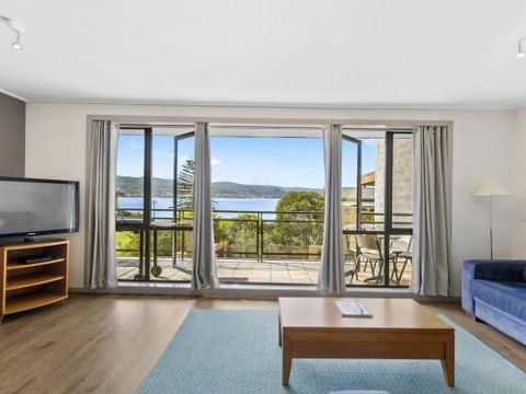 APARTMENT 29 PACIFIC APARTMENTS Grand Escape With Ocean Views - Sunshine Coast Guide 2