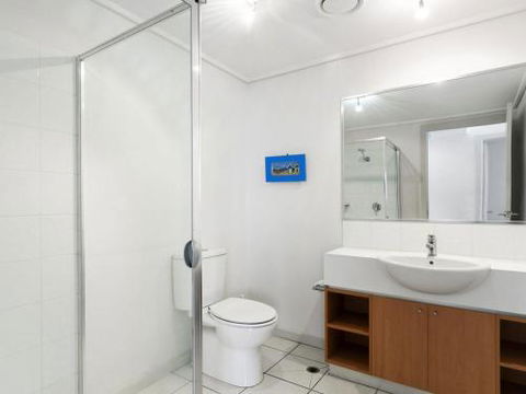 APARTMENT 23 PACIFIC APARTMENTS Sit On The Deck & Soak In The View - Sunshine Coast Guide 4