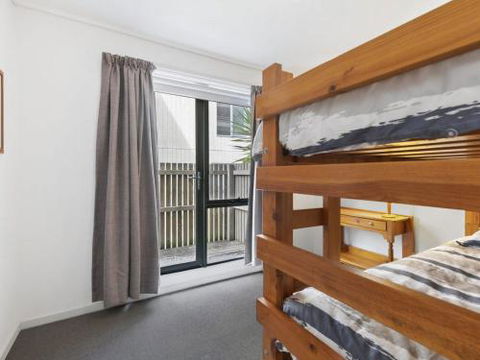 APARTMENT 23 PACIFIC APARTMENTS Sit On The Deck & Soak In The View - Sunshine Coast Guide 1