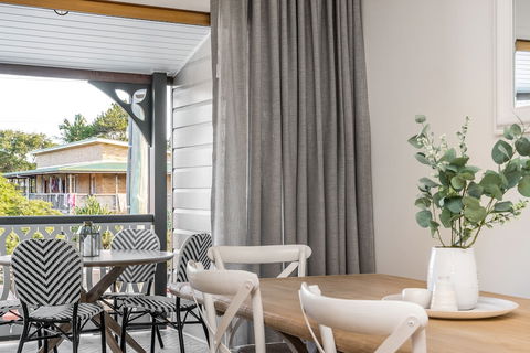 A PERFECT STAY Luxe & Bloom - Sunshine Coast Guide 1