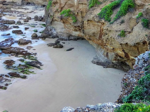 The Guest House At Raffertys Resort - Sunshine Coast Guide 4