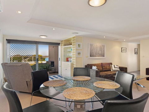 Garden Apartment At Forster Tower - Sunshine Coast Guide 3