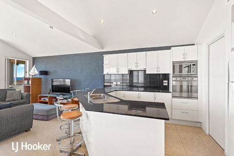 Absolute Waterfront At Anna Bay - Sunshine Coast Guide 1