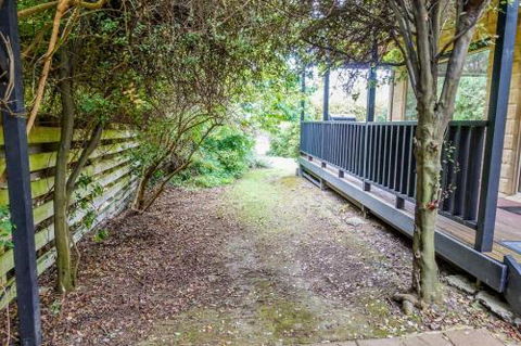 APOLLO BAY HOLIDAY HOUSE Walk To Beach + Wifi - Sunshine Coast Guide 1