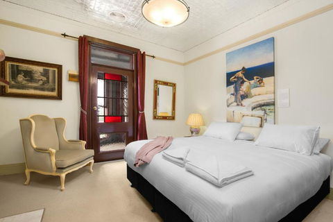 Grand & Central On George Unique Opulent - Sunshine Coast Guide 5