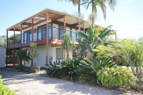 Lakehouse On Oxley - Sunshine Coast Guide 0