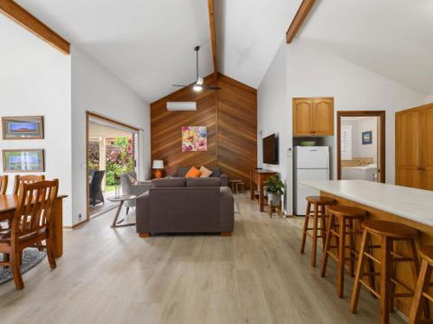 A Villa On 7th - Sunshine Coast Guide 2