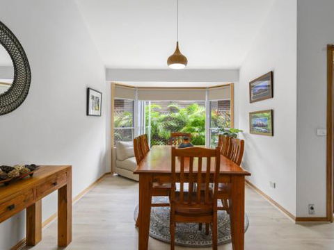 A Villa On 7th - Sunshine Coast Guide 1