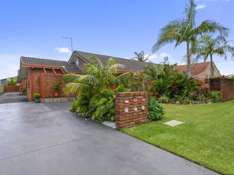 A Villa On 7th - Sunshine Coast Guide 0