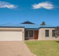 Acrosstheway - Sunshine Coast Guide