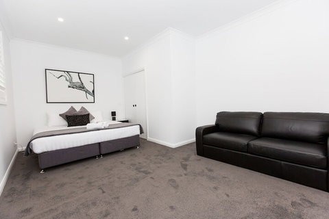 Two Ten Luxury CBD Accommodation - Sunshine Coast Guide 6